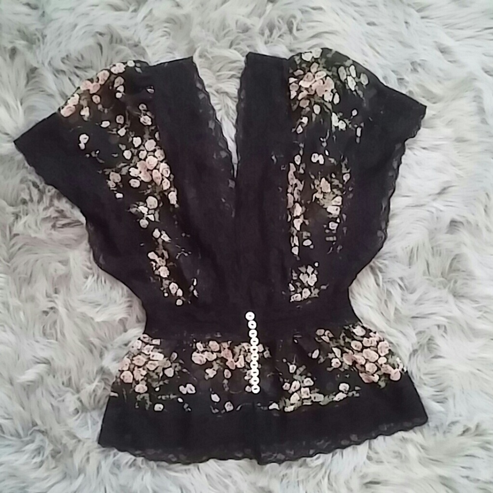 ❌SOLD❌ 🌷NWOT charlotte russe top